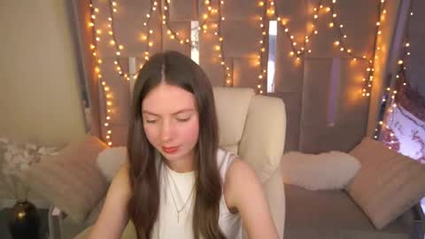 Lady Vi online show from April 20, 2026, 1:47 pm
