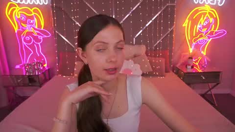 Lady Vi online show from May 23, 2026, 1:37 pm