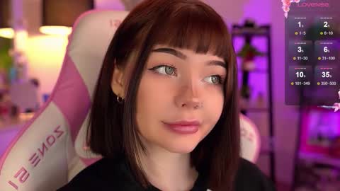 Nika online show from November 22, 2025, 4:39 pm