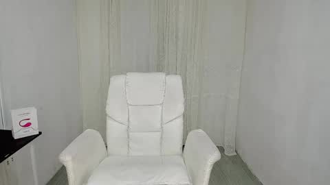 Snapshot of babyts_erin chatting on May 19, 2026, 1:56 am erin online show from May 19, 2026, 1:56 am