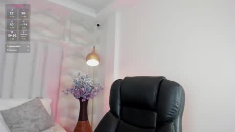 babyyfortune_ online show from December 22, 2025, 2:47 pm