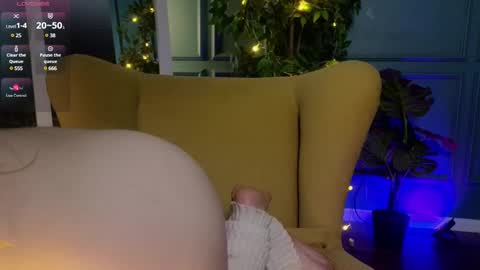 Chloe online show from March 7, 2025, 7:27 pm