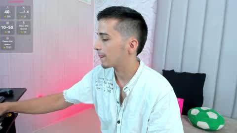 Snapshot of bad_boy_21_ chatting on April 2, 2026, 10:40 pm bad_boy_21_ online show from April 2, 2026, 10:40 pm