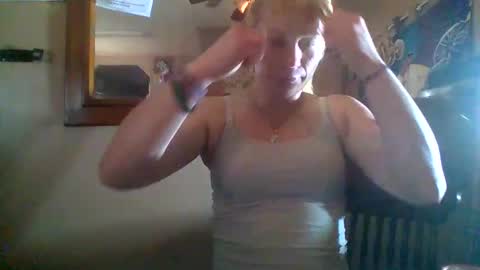 Badbitch520 online show from April 23, 2026, 2:08 pm