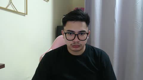 Snapshot of badboy_hanns chatting on November 15, 2025, 6:48 pm HANNS online show from November 15, 2025, 6:48 pm