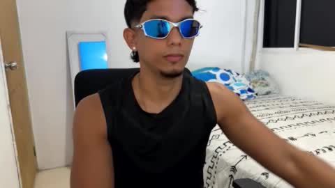 MagnusDariel online show from September 15, 2025, 6:46 am