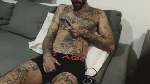 BadCouple  online show from September 29, 2025, 4:17 am