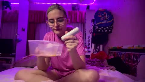 baddieprettypussy online show from May 27, 2026, 1:52 pm