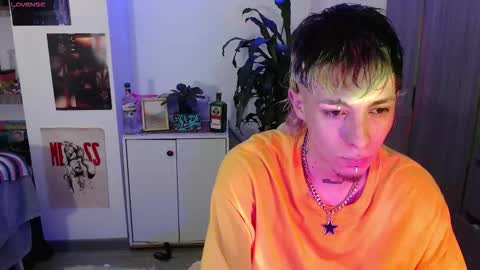 Snapshot of badeyes_crazylilgoat chatting on September 29, 2025, 10:20 am Dan  Lila  online show from September 29, 2025, 10:20 am