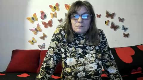 Snapshot of badgg chatting on December 21, 2024, 3:20 pm Gina online show from December 21, 2024, 3:20 pm