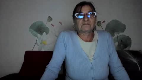 Snapshot of badgg chatting on October 8, 2025, 5:38 am Gina online show from October 8, 2025, 5:38 am