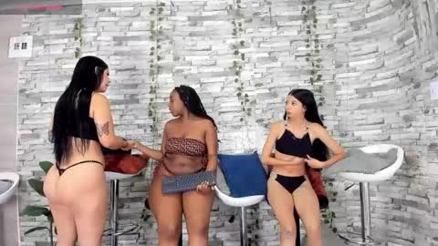 Snapshot of badgirls_000 chatting on November 8, 2025, 11:10 am candy and dayan online show from November 8, 2025, 11:10 am