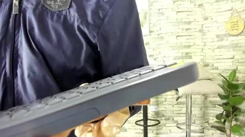 Snapshot of badgirls_000 chatting on January 14, 2026, 11:05 am candy and dayan online show from January 14, 2026, 11:05 am