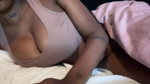 Snapshot of badgurldnay chatting on October 8, 2025, 6:33 am badgurldnay online show from October 8, 2025, 6:33 am