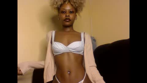 Lily. online show from December 22, 2025, 4:20 am