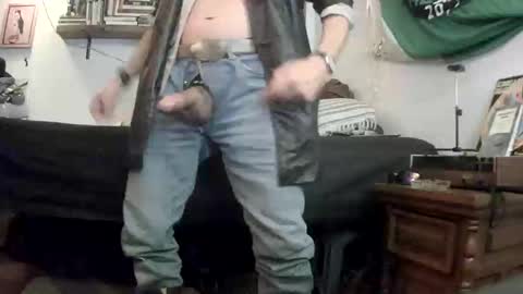 Snapshot of badhombremx chatting on September 17, 2025, 7:32 am Mexican livin Off the Wall online show from September 17, 2025, 7:32 am