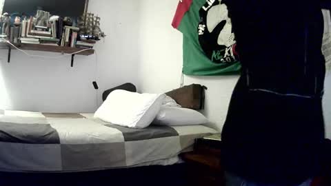 Snapshot of badhombremx chatting on October 25, 2025, 2:08 am Mexican livin Off the Wall online show from October 25, 2025, 2:08 am