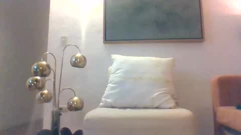 Mexican livin Off the Wall online show from November 20, 2025, 1:39 am