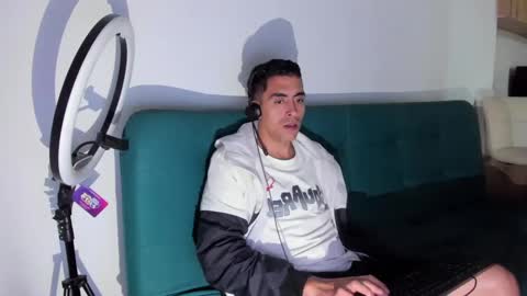 Juan Help us reach 100 likes online show from October 2, 2025, 3:02 am