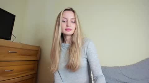 Snapshot of badmodel_ chatting on September 12, 2025, 1:22 pm Name online show from September 12, 2025, 1:22 pm