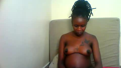 Snapshot of bads_girles chatting on March 17, 2026, 6:00 pm bads_girles online show from March 17, 2026, 6:00 pm