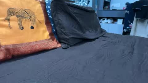 Snapshot of badsins13 chatting on February 18, 2026, 3:46 am badsins13 online show from February 18, 2026, 3:46 am