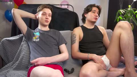 Snapshot of badtwinkboys chatting on March 19, 2026, 7:56 am badtwinkboys online show from March 19, 2026, 7:56 am