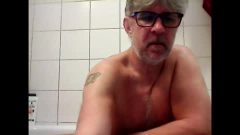 baggelina75 online show from February 19, 2025, 7:16 pm