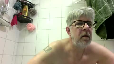 Snapshot of baggelina75 chatting on May 13, 2026, 5:32 pm baggelina75 online show from May 13, 2026, 5:32 pm