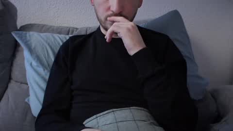 Snapshot of baguettexfrench chatting on January 22, 2025, 2:24 pm Baguette x French online show from January 22, 2025, 2:24 pm