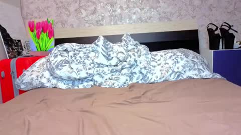 holly online show from April 30, 2026, 3:40 pm