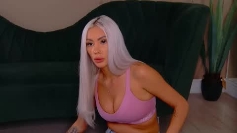 bailey_rush online show from September 15, 2025, 2:39 pm