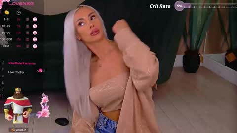 bailey_rush online show from September 17, 2025, 4:08 pm