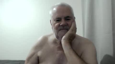 Snapshot of baker242 chatting on October 5, 2025, 11:24 pm Baker242 online show from October 5, 2025, 11:24 pm