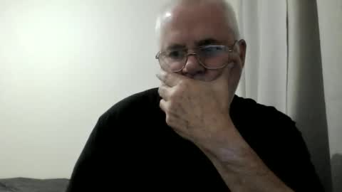 Snapshot of baker242 chatting on November 11, 2025, 9:15 pm Baker242 online show from November 11, 2025, 9:15 pm