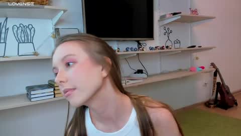 Kira online show from March 13, 2026, 5:47 am