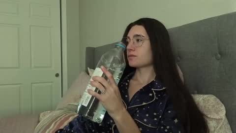 bambifarrina online show from November 15, 2025, 9:21 pm