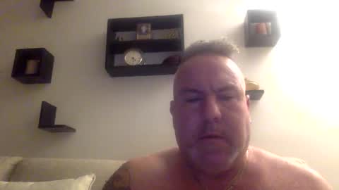 banana5289 online show from January 1, 2025, 9:28 am