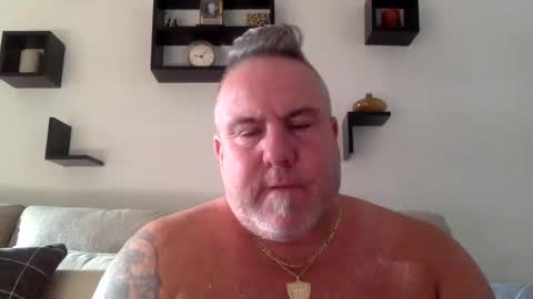 banana5289 online show from October 27, 2025, 1:04 pm