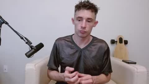 bananacurvesleft online show from June 25, 2026, 12:32 am