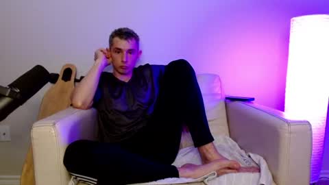 bananacurvesleft online show from August 4, 2026, 3:43 am
