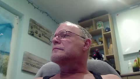 Snapshot of banane111 chatting on April 23, 2026, 6:25 am Bobby online show from April 23, 2026, 6:25 am