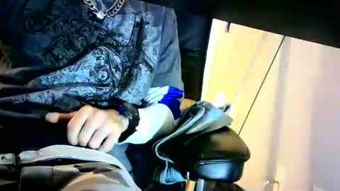 Snapshot of banginondadrumsalldaylong chatting on October 19, 2025, 1:34 pm banginondadrumsalldaylong online show from October 19, 2025, 1:34 pm