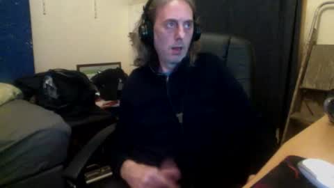 bangintoleather online show from September 18, 2025, 2:35 am