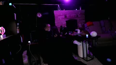 BANJOEY online show from November 17, 2025, 5:35 am