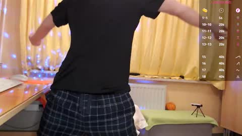 Snapshot of banschie chatting on October 5, 2025, 6:17 pm       online show from October 5, 2025, 6:17 pm