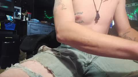 Snapshot of baphometbehold chatting on June 24, 2026, 8:19 pm baphometbehold online show from June 24, 2026, 8:19 pm