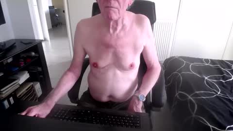 barbapapa73508870 online show from February 23, 2025, 4:02 pm