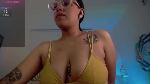 Snapshot of barbara_muller chatting on October 15, 2025, 1:33 pm barbara_muller online show from October 15, 2025, 1:33 pm