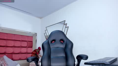 Snapshot of barbaraknox_ chatting on December 31, 2024, 2:25 pm Barbara online show from December 31, 2024, 2:25 pm